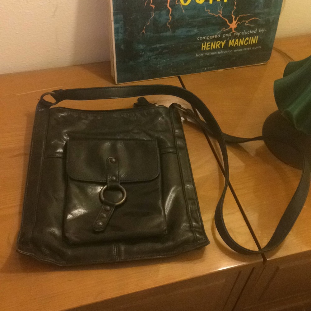 Banana Republic messenger bag/purse. Nice!